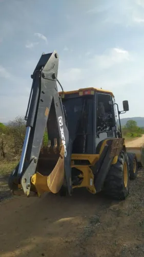 VENDO RETRO-ESCAVADEIRA XCMG