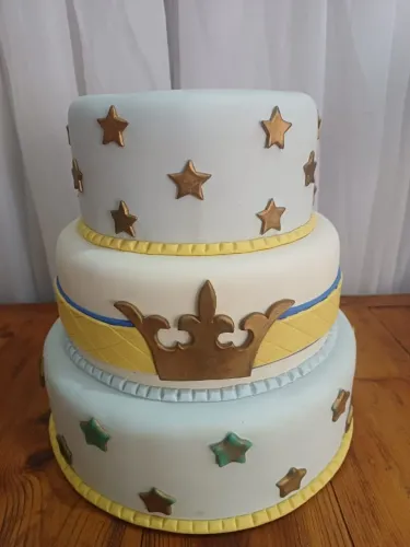 Bolo de Biscuit Tema Reinado Decorativo