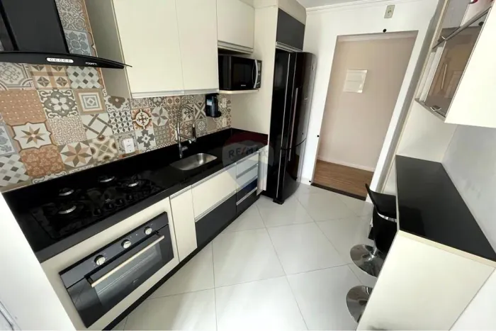 Apartamento para venda com 69,98 m², três dormitórios com armários, na Vila Brasileira - M