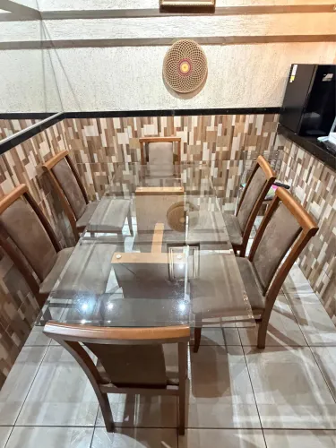 Mesa de vidro 6 lugares 