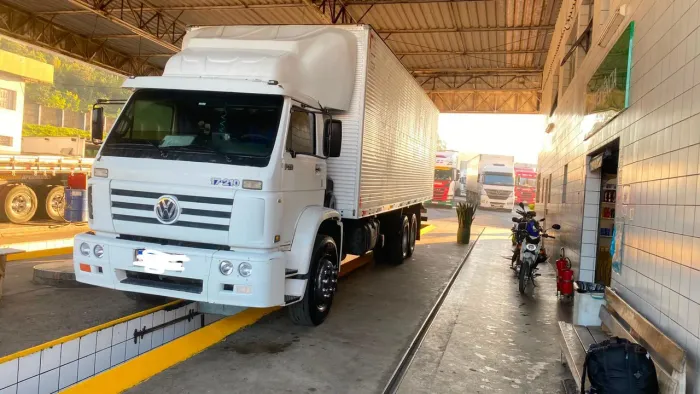 Oportunidade Volkswagen 17 210 motor Cummins