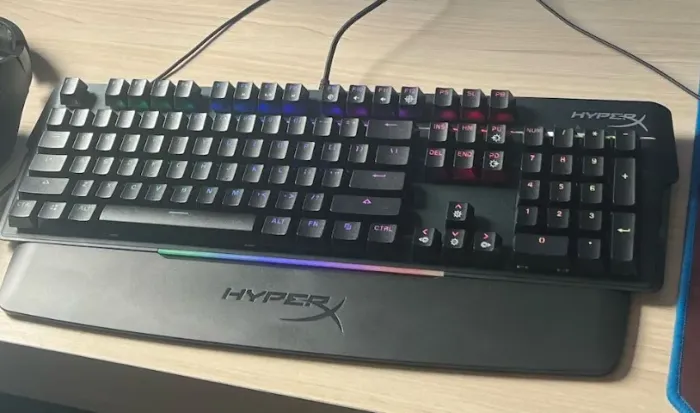 Teclado HyperX Alloy