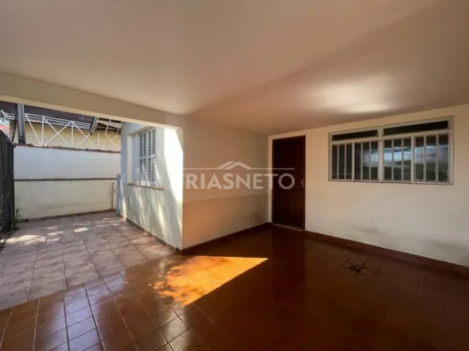 Casa Térrea venda no bairro Piracicamirim - Vocação Comercial - Avenida Dois Córregos - Pi