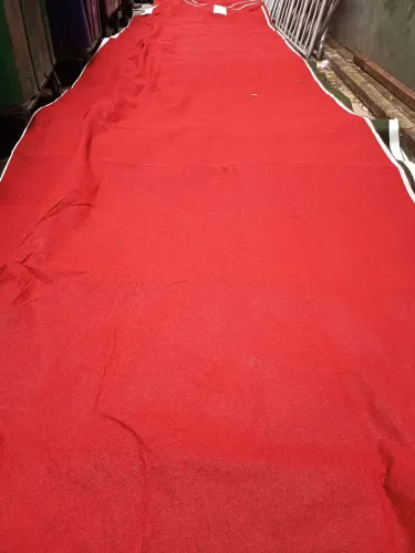 Carpete, passadeira usada, em boas condições. Preço por metro.