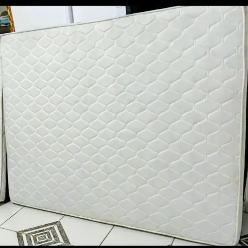 1 Cama quenn nova 900$ 