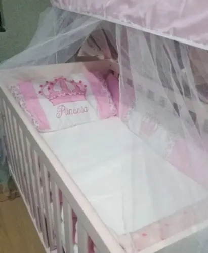 Berço kit completo menina mas uma cómoda