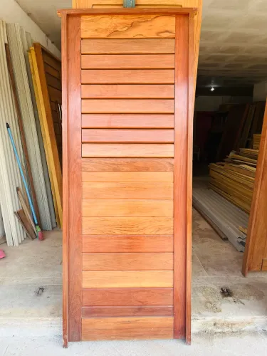 PORTA EM JATOBÁ COM VERNIZ APLICADO (valor no din/pix)