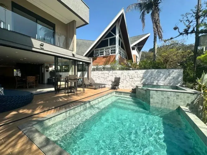 Condomínio com 6 quartos à venda em Vista linda - SP