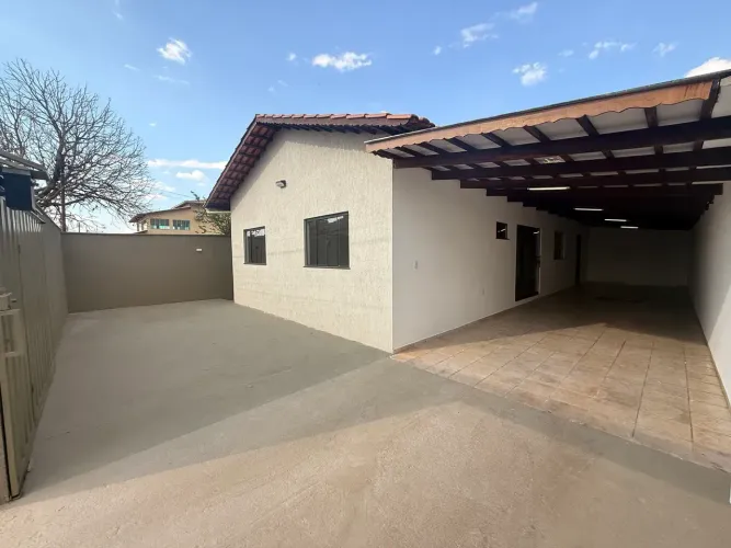 CASA VENDA - PARQUE TRINDADE - LOTE INTEIRO - EXCELENTE LOCALIZAÇÃO