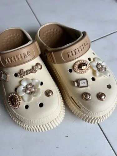 Vendo crocs da chinelo de nuvem 