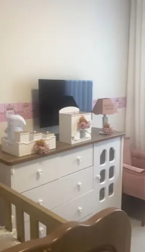 Vendo berco e comoda 100% mdf unisex semi novo
