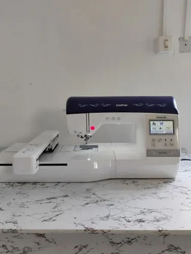 Bordadeira Brother NQ1400