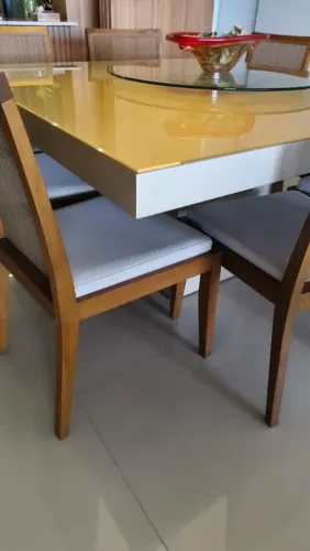 MESA QUADRADA COM 8 CADEIRAS