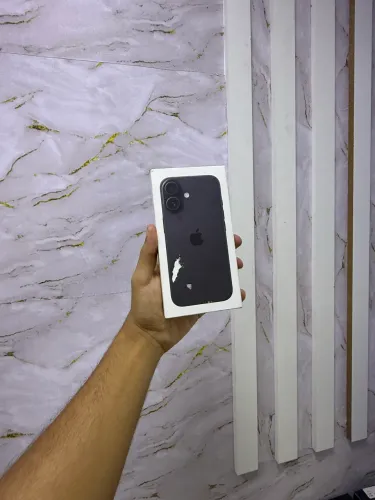 IPHONE 16 128 GB LACRADO PRETO