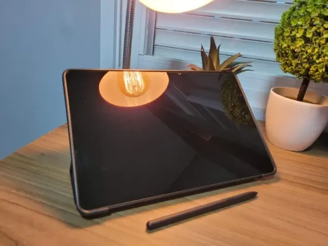 Samsung Galaxy Tab S8 (256GB / 8GB RAM) - Excelente + S Pen