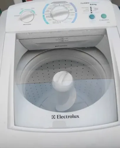 MÁQUINA DE LAVAR ELETROLUX 9 KG