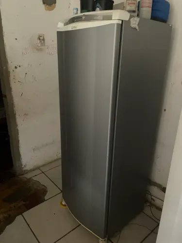 Geladeira com Defeito