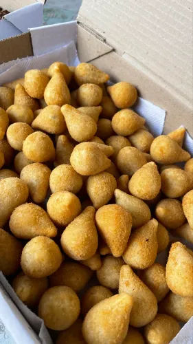 Salgados fritos e congelados 