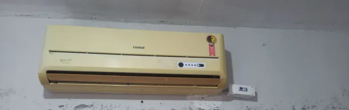 Ar condicionado 18000 BTUs    OBS: É  preciso desinstalar.