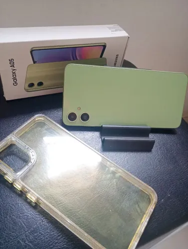 Vendo celular Samsung A05 com case e carregador original. Funcionando perfeitamente