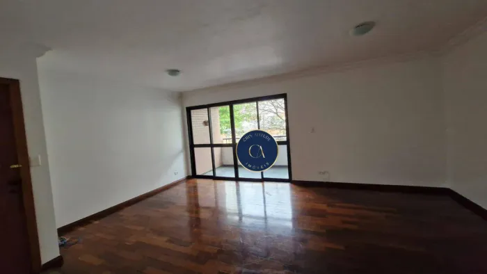 Apartamento para venda ou locação na Pompeia, São Paulo.