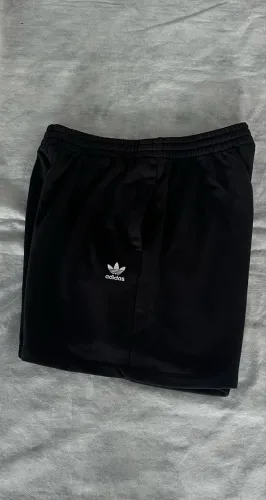 Shorts Moletinho Adicolor - M - Novo - Preto