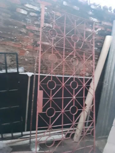 Vende-se portão de ferro