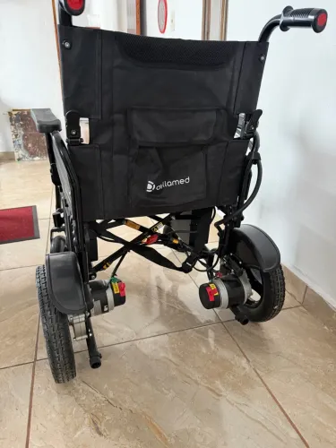 Cadeira De Rodas D800 Motorizada Dobrável Até 120kg Dellamed