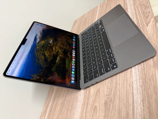 MacBook Air M3 - 8GB / 256GB Armazenamento 