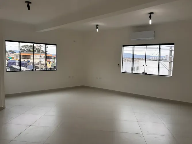 Sala Comercial em Pirituba com ar condicionado