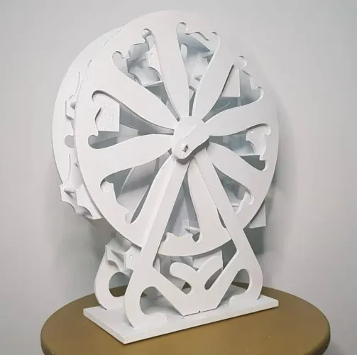 Roda gigante branca decorativa para festa temática 