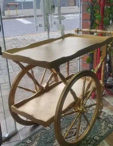 Carrinho de Chá de madeira de Lei. Década de 70