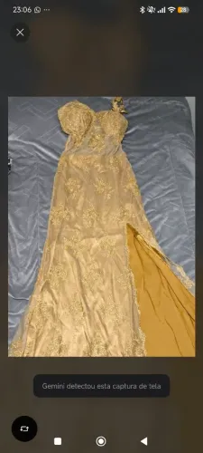 Vestido de Festa Longo Dourado de Luxo - Com Fenda e Ajuste em Corset