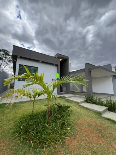 Linda casa 3 quartos