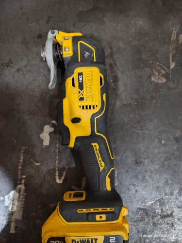 OSCILANTE DEWALT 20V COM BATERIA DE 2AH