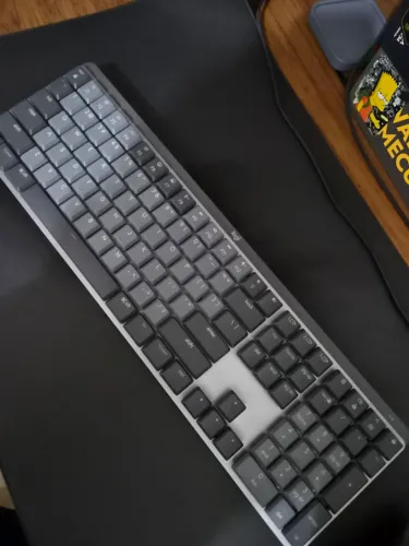 Teclado MX Mechanical e Mouse MX Master 4