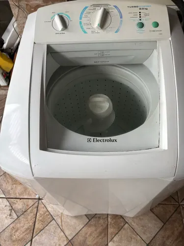 Vendo máquina Electrolux 9kg