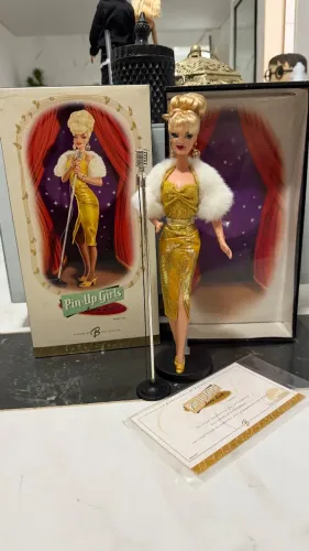 Barbie pin up gold label