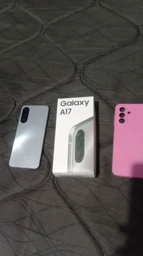 Vendo a 17 2 meses de uso tá na garantia da loja
