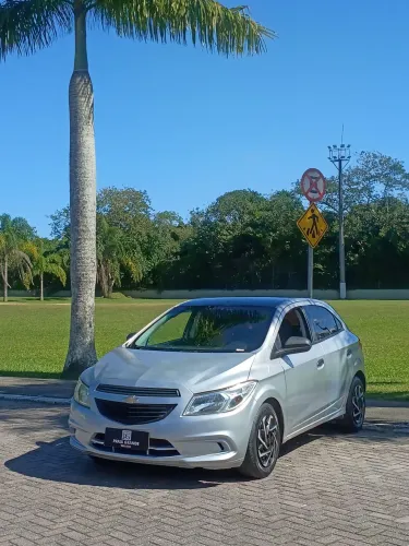 Chevrolet Onix JOY Hatch 1.0 8V Flex Mec. 4P 2018