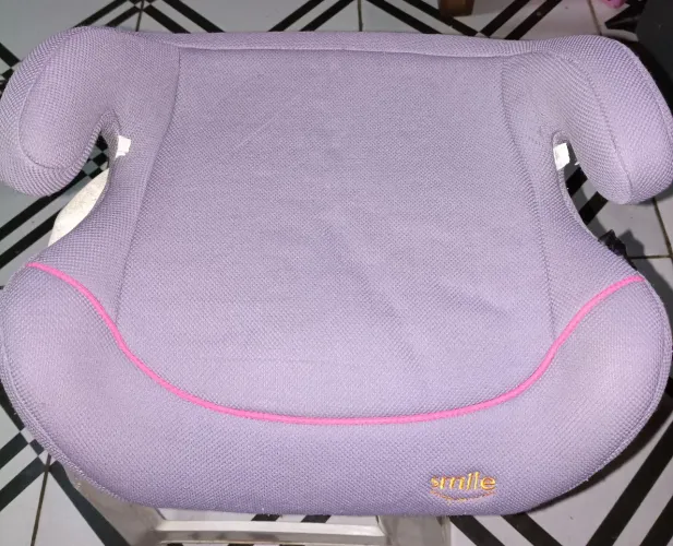Vende-se assento de carro infantil conservado <br><br>80,00<br>Entrego<br> *
