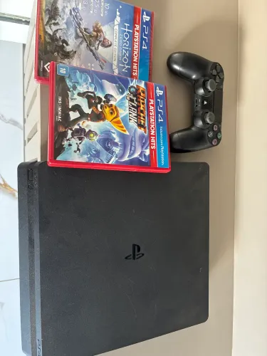 PlayStation slim 4