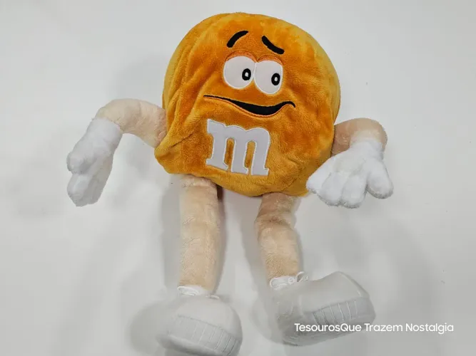 Pelúcia Crispy Laranja M&M<br>Colecionável Anos 90 30cm