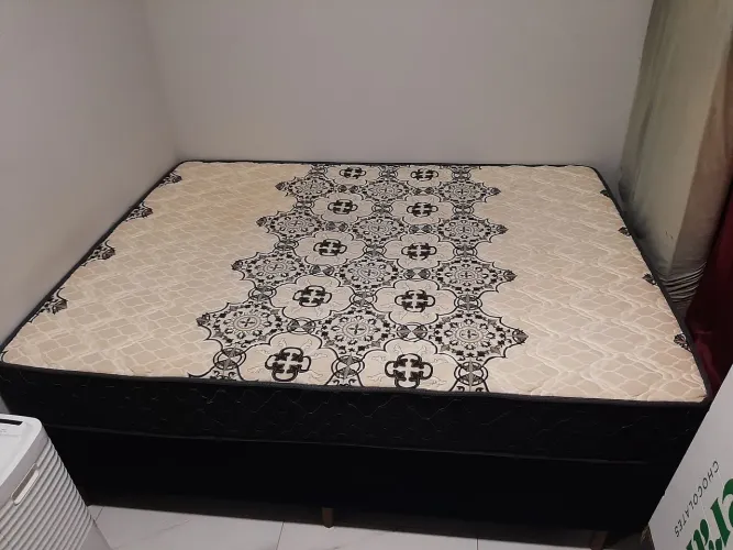 Vendo ou troco cama de casal