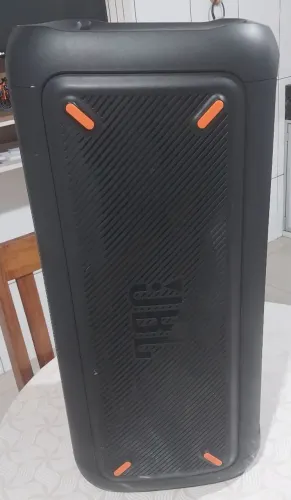 Caixa de Som JBL PARTY BOX 300.
