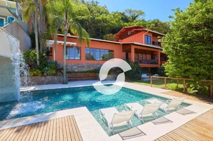 Casa 3 quartos e 4 vagas à venda, 600 m² por R$ 6.500.000,00 - Itacoatiara - Niterói/RJ