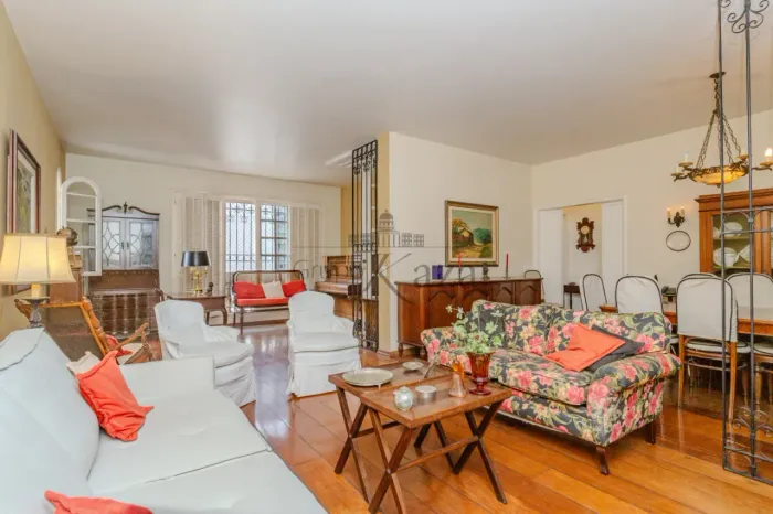 Apartamento - Jardim Paulista - 3 Dormitórios - 208m².