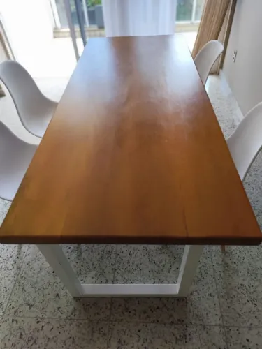 MESA EM MADEIRA DE DEMOLICAO LINDA