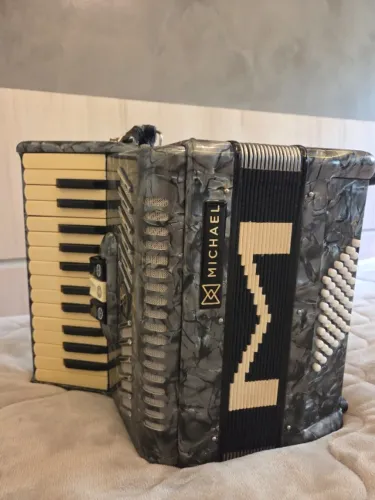 Gaita / Acordeon Michael 48 baixos