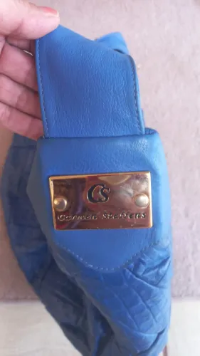 Vendo essa bolsa da marca carme steffens grande  bastante espaçosa sem defeito seme nova 
